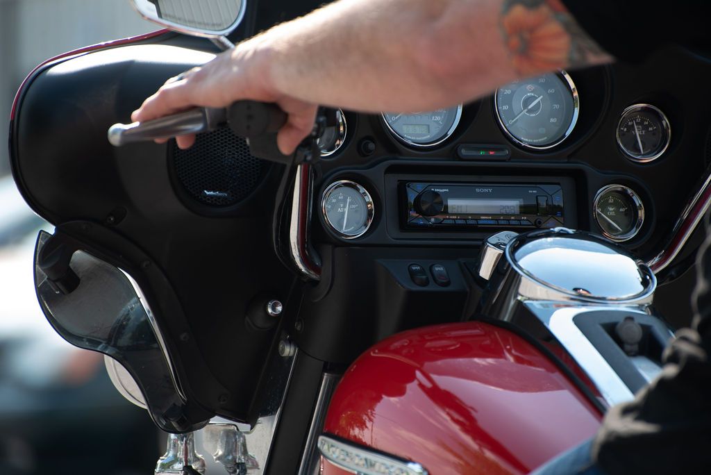 DAS Companies Harley-Davidson Custom Audio 1999-2013 Harley-Davidson Street/Electra Glide - Premium Sony DSX-M80 High-Power Plug & Play Fairing Speaker Bundle